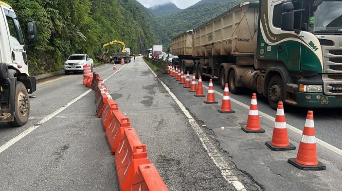 Problemas em rodovias geram prejuízo de R$ 100 milhões ao transporte de cargas